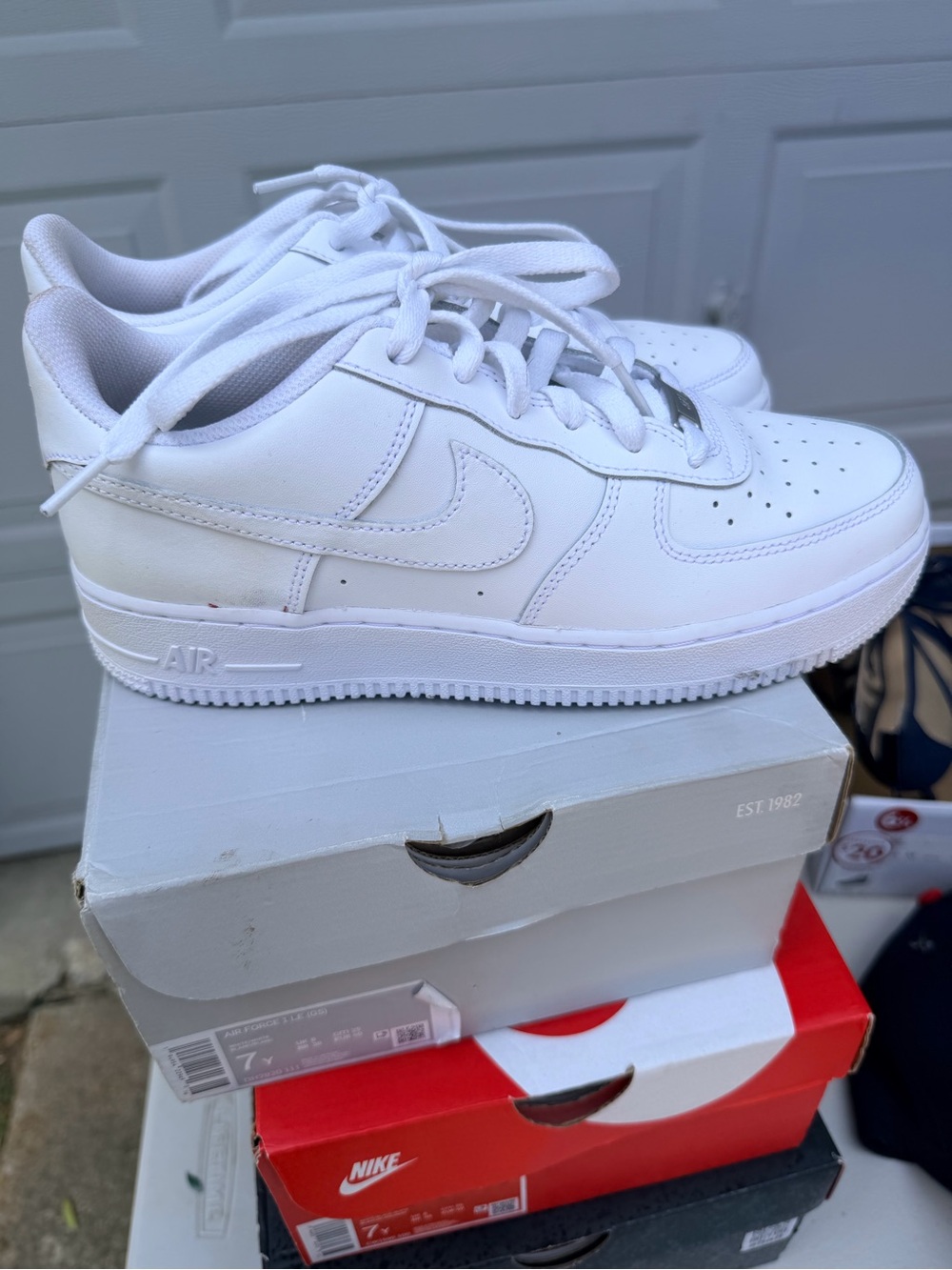 Nike Air Force 1 LE White Leather Low-Top Sneakers